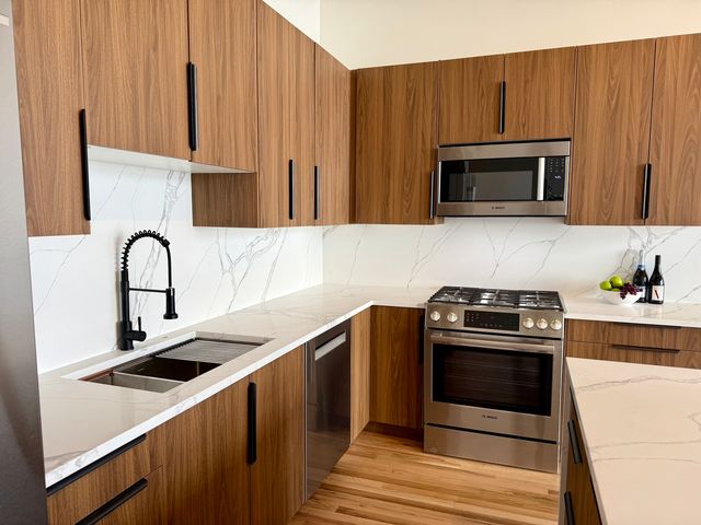 817 W Washington Boulevard 503, Chicago, IL 60607