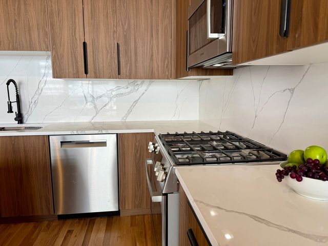 817 W Washington Boulevard 503, Chicago, IL 60607