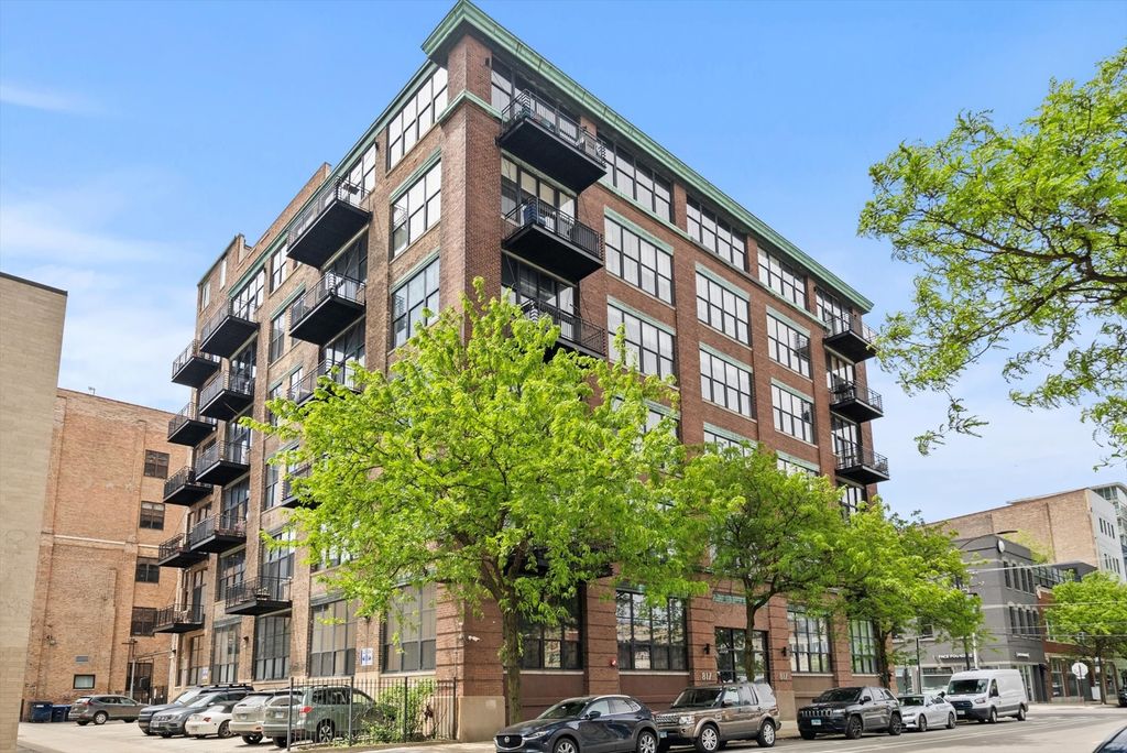 817 W Washington Boulevard 503, Chicago, IL 60607