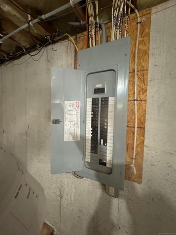 11 Carpenter Street, Norwich, CT 06360