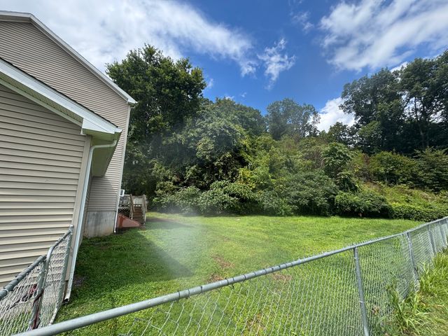 11 Carpenter Street, Norwich, CT 06360