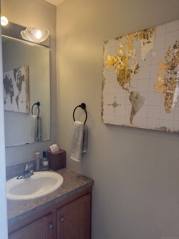 11 Carpenter Street, Norwich, CT 06360