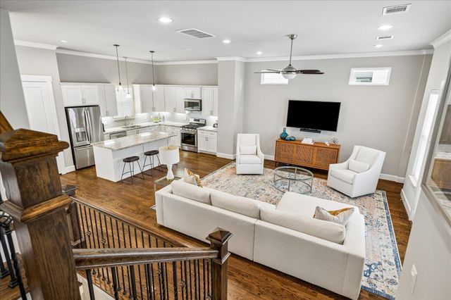 872 Wakefield Drive C, Houston, TX 77018