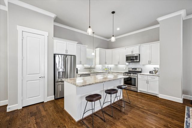 872 Wakefield Drive C, Houston, TX 77018