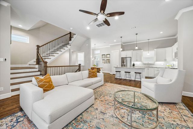 872 Wakefield Drive C, Houston, TX 77018