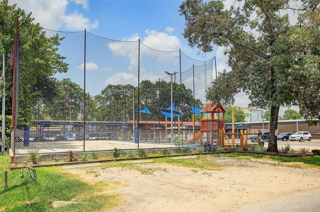 872 Wakefield Drive C, Houston, TX 77018