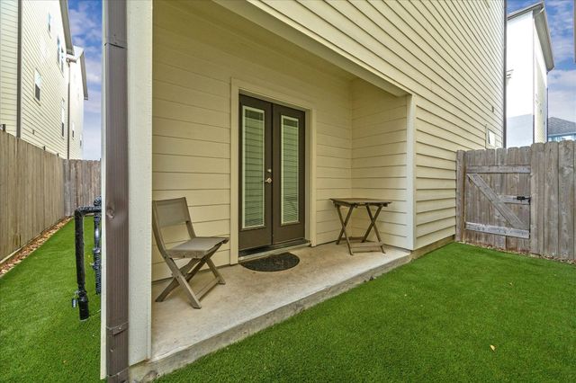 872 Wakefield Drive C, Houston, TX 77018