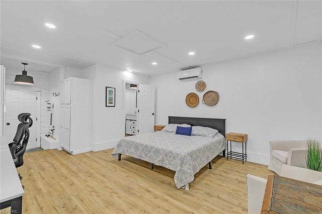 31 Cross ST, Urbanna, VA 23175