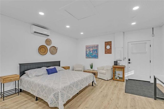 31 Cross ST, Urbanna, VA 23175