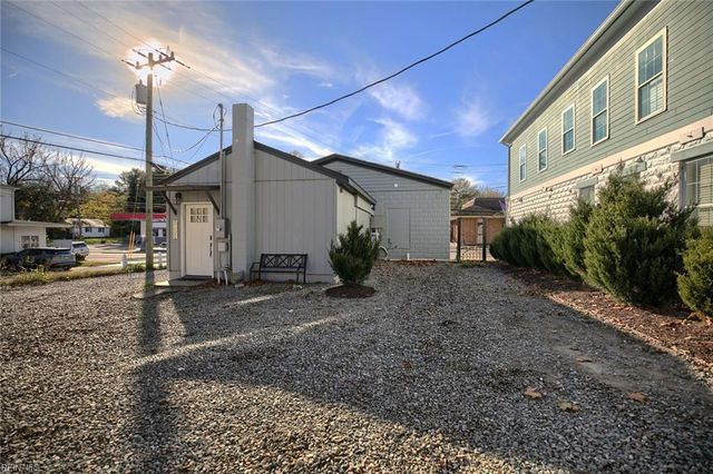 31 Cross ST, Urbanna, VA 23175