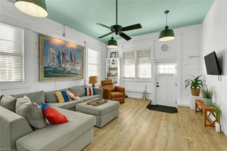 31 Cross ST, Urbanna, VA 23175