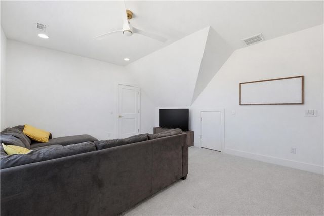 6406 S 62nd Street, Rogers, AR 72758