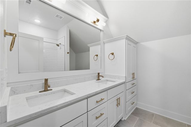 6406 S 62nd Street, Rogers, AR 72758