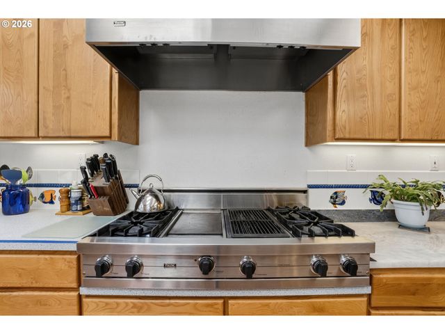 4249 RIVERVIEW Dr, West Linn, OR 97068