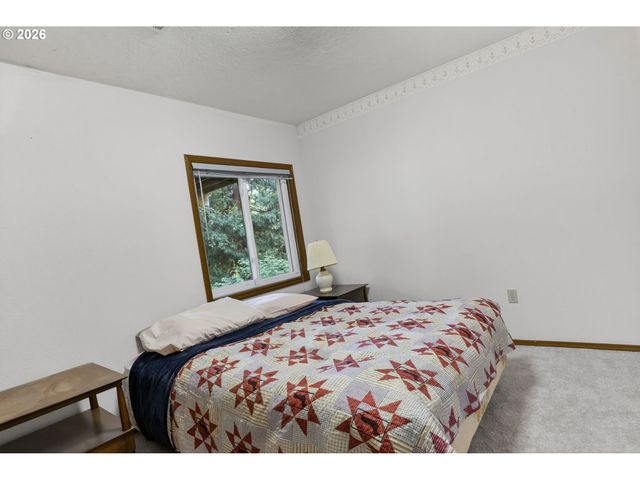 4249 RIVERVIEW Dr, West Linn, OR 97068