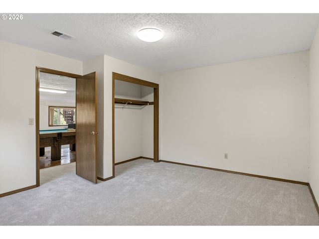 4249 RIVERVIEW Dr, West Linn, OR 97068