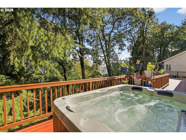 4249 RIVERVIEW Dr, West Linn, OR 97068