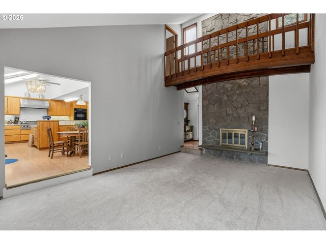 4249 RIVERVIEW Dr, West Linn, OR 97068