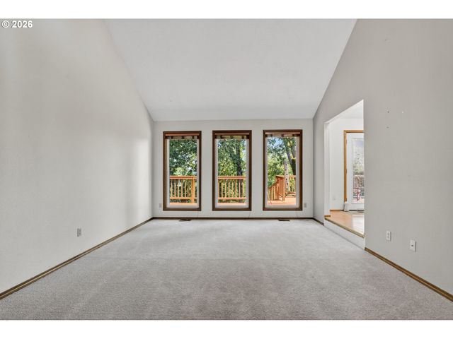 4249 RIVERVIEW Dr, West Linn, OR 97068