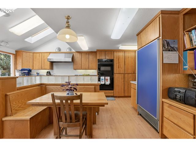 4249 RIVERVIEW Dr, West Linn, OR 97068