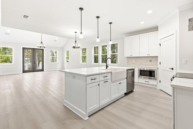 151 Redfish Point Drive, Freeport, FL 32439