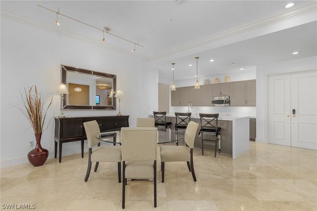 780 5th AVE S 3, Naples, FL 34102