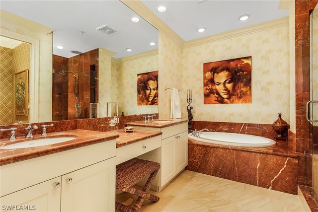 780 5th AVE S 3, Naples, FL 34102