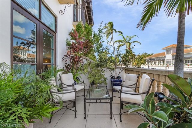 780 5th AVE S 3, Naples, FL 34102