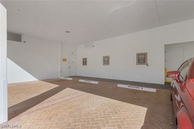 780 5th AVE S 3, Naples, FL 34102