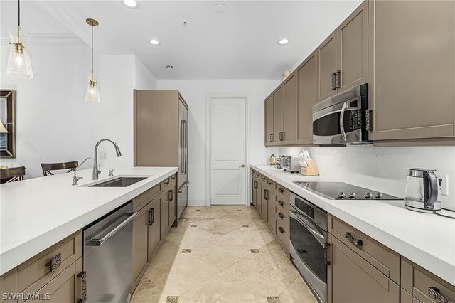 780 5th AVE S 3, Naples, FL 34102