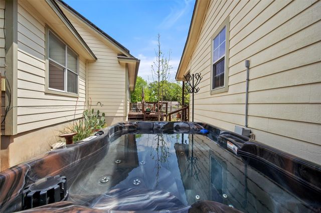 37 Ridgewood CIR, Wimberley, TX 78676