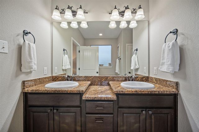 37 Ridgewood CIR, Wimberley, TX 78676