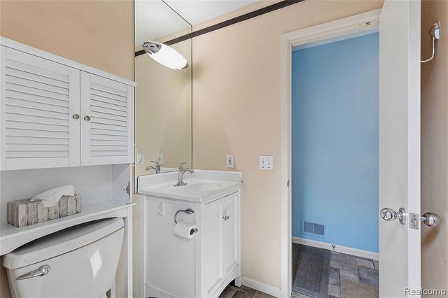 2969 Moon Lake Drive, West Bloomfield, MI 48323
