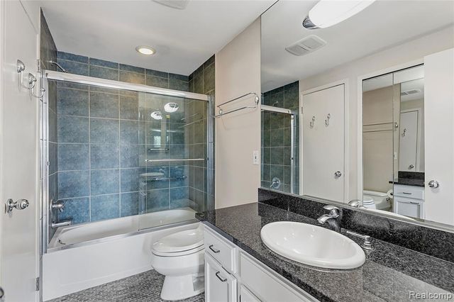 2969 Moon Lake Drive, West Bloomfield, MI 48323