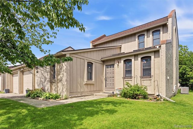 2969 Moon Lake Drive, West Bloomfield, MI 48323