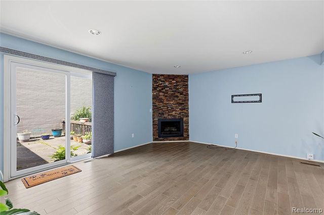 2969 Moon Lake Drive, West Bloomfield, MI 48323