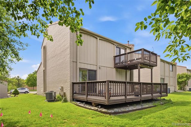 2969 Moon Lake Drive, West Bloomfield, MI 48323
