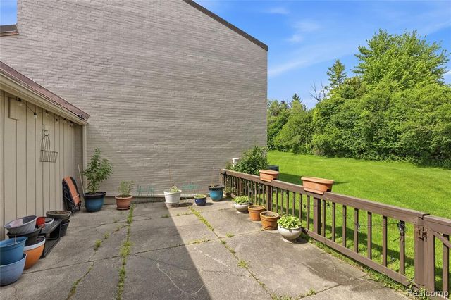 2969 Moon Lake Drive, West Bloomfield, MI 48323