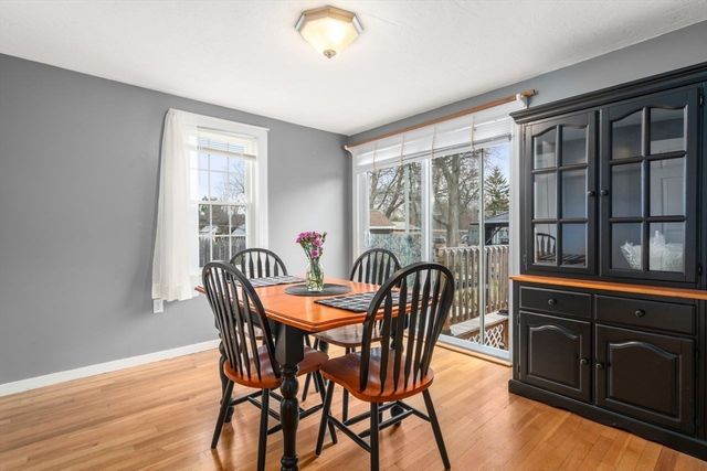 2 Pond St, Uxbridge, MA 01569