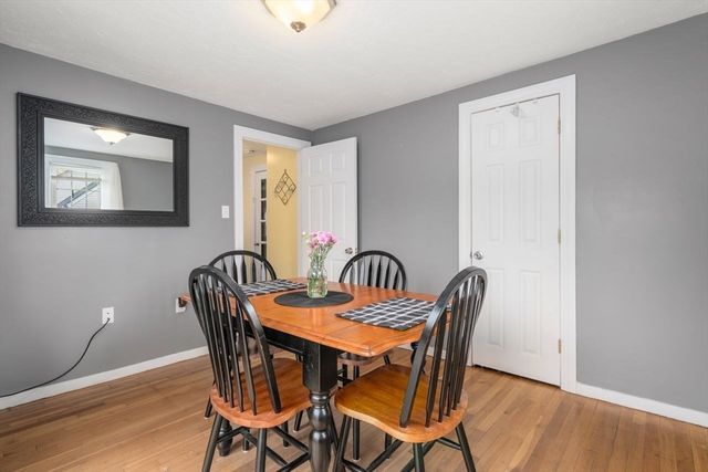 2 Pond St, Uxbridge, MA 01569