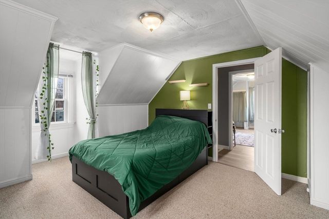 2 Pond St, Uxbridge, MA 01569