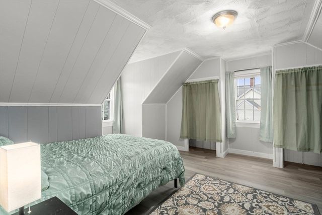 2 Pond St, Uxbridge, MA 01569