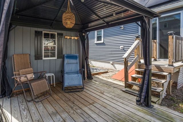 2 Pond St, Uxbridge, MA 01569