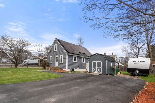 2 Pond St, Uxbridge, MA 01569