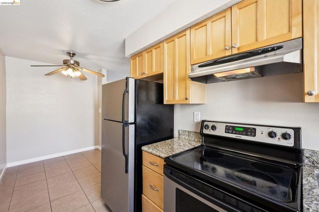 466 Crescent Street 317, Oakland, CA 94610