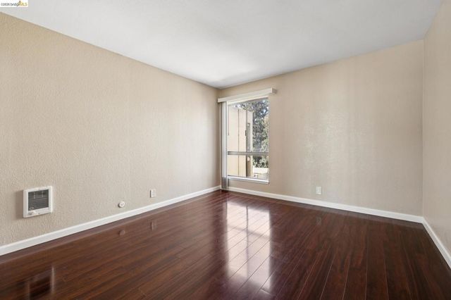 466 Crescent Street 317, Oakland, CA 94610