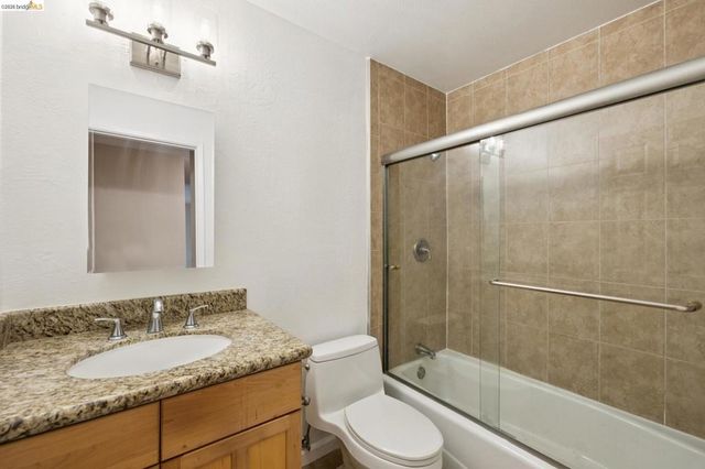 466 Crescent Street 317, Oakland, CA 94610