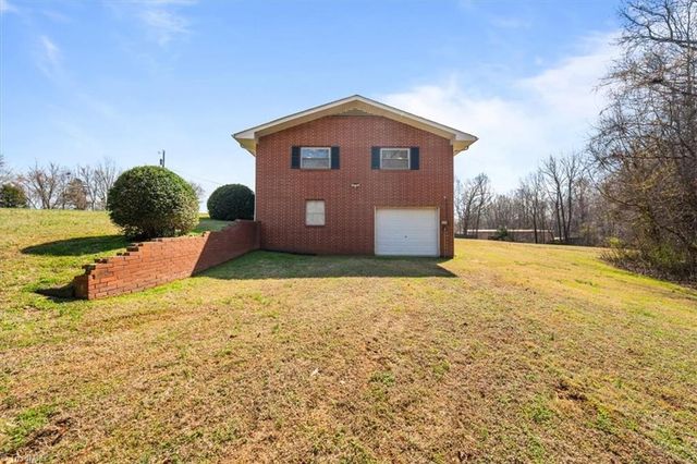 175 Countryside Lane, Linwood, NC 27299