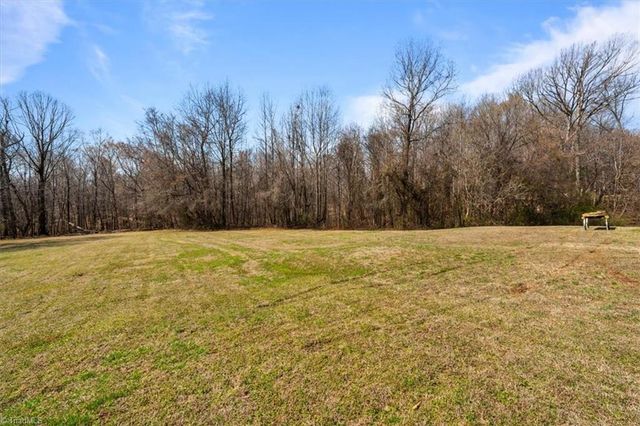 175 Countryside Lane, Linwood, NC 27299