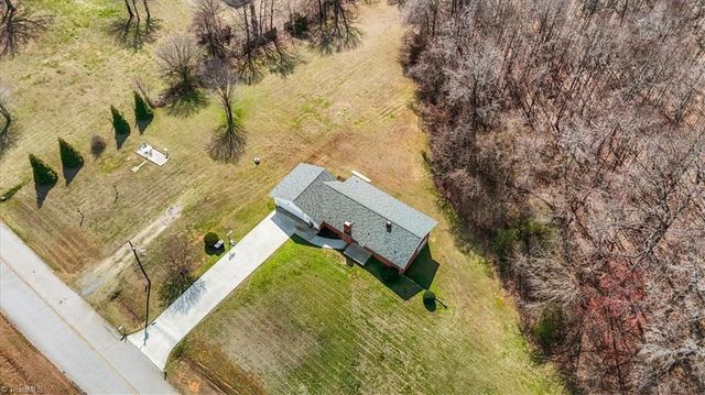 175 Countryside Lane, Linwood, NC 27299